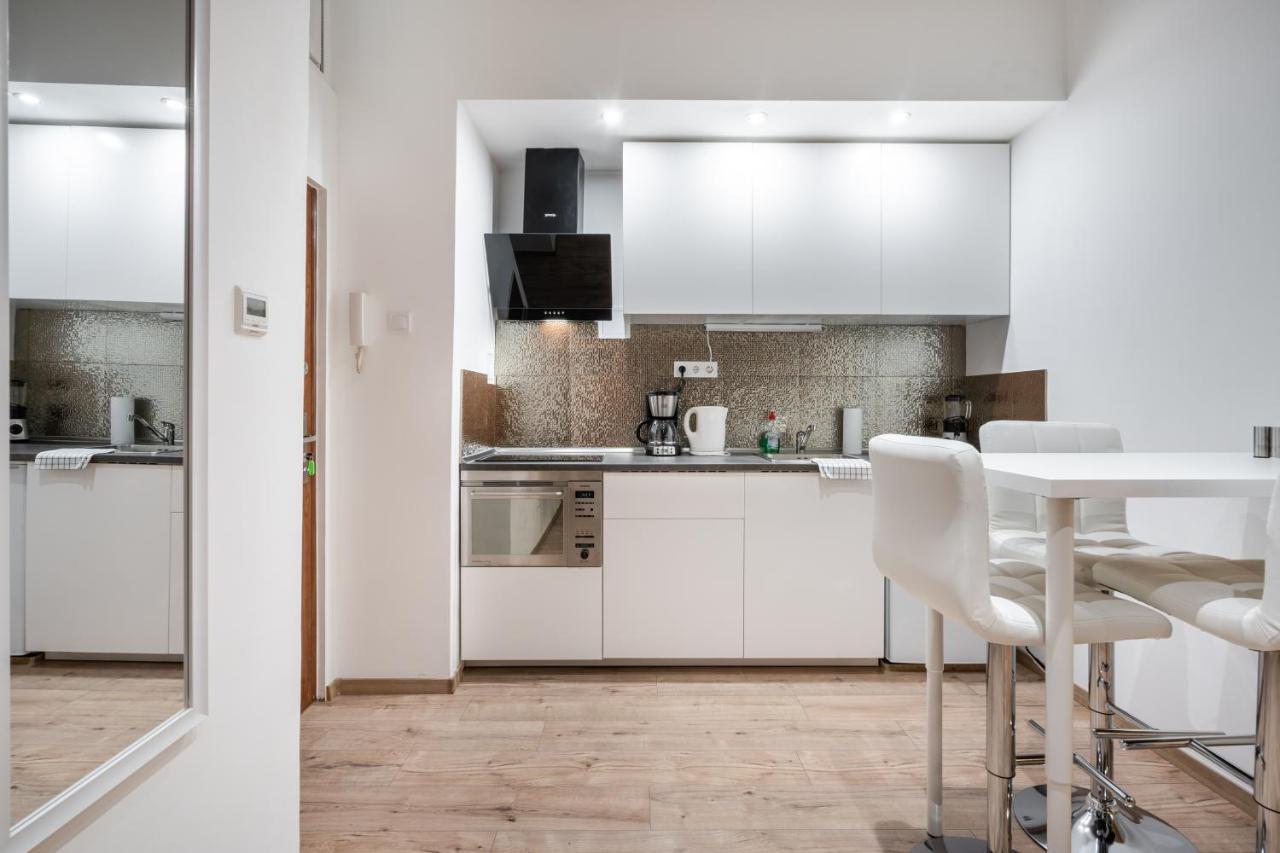 Bpr Lore Studio Au Danube Budapest Kültér fotó