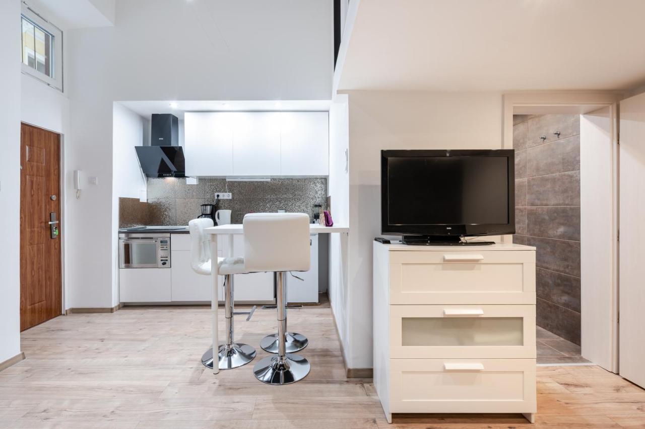 Bpr Lore Studio Au Danube Budapest Kültér fotó