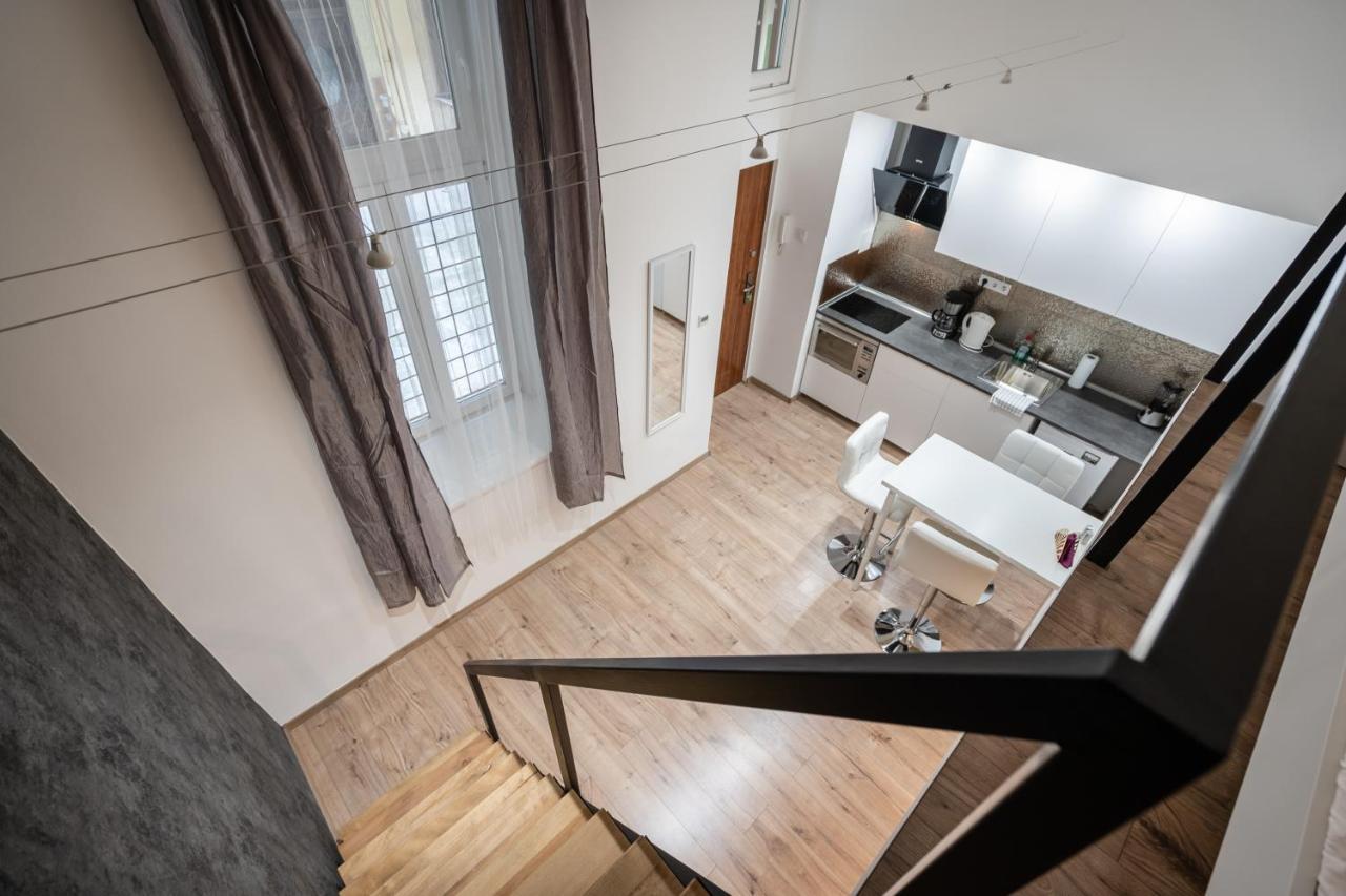 Bpr Lore Studio Au Danube Budapest Kültér fotó